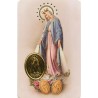 Carte priere plastifiee avec poincon dore imitation medaille H.8.5 x 5.4 cm, plusieurs saints..