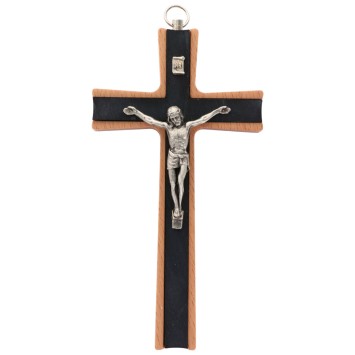Crucifix en bois 2 tons, de couleur marron et noir, Christ en métal. Hauteur 15 cm..