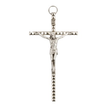 Crucifix forme carrée a facette métal couleur argentée avec Christ - H. 11 cm..