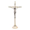 Crucifix forme carrée a facettes métal couleur dorée sur socle Christ couleur argentée - H 12,5 cm..