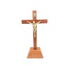 Crucifix bois marron vernis avec Christ métal bronzé sur socle