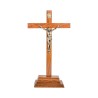Crucifix bois marron vernis avec Christ métal bronzé sur socle