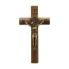 Croix de saint Benoît cylindrique en bois à suspendre, avec Christ bronze portant les Saintes Plaies. H : 12 cm..