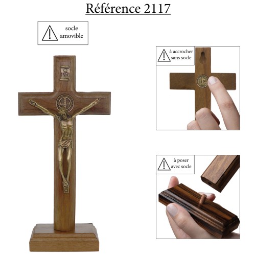 Crucifix de Saint Benoit a poser ou a suspendre en bois avec Christ en dore antique. Existe en plusieurs tailles.