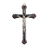 Crucifix métal et Christ couleur argenté + résine bleue et rouge H. 13,5 cm..