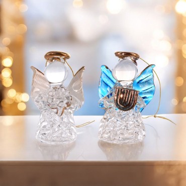Ange en verre avec décor cœur et robe torsadée. Ailes colorées. H. 5 cm. Boîte de 6 anges assortis..