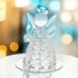 Ange en verre robe torsadee H. 7,7 cm. Livre dans une boite presentoir de 12 anges couleurs assortis. ARRIVAGE NOVEMBRE 2025.