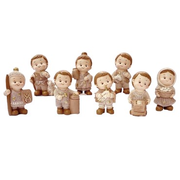 Ensemble de 8 personnages enfantins en résine, H. 5.8 cm pour crèche, référence 23004.