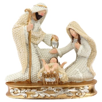 Nativité en résine couleur beige hauteur 16 cm.