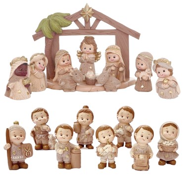 Creche enfantine avec cabane de couleur beige avec 18 personnages, H. 5.8 cm (compose des references 23002 et 23004).