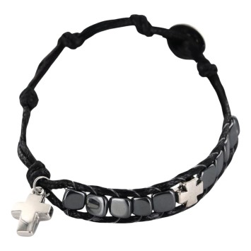 Bracelet dizainier ajustable sur corde de couleur noire avec grains carrés en hématite et croix en métal..