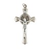 Croix de Saint Benoît couleur argentée – Hauteur 7,8 cm, livrée en boîte.
