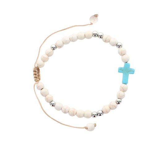 Bracelet sur corde grains magnesite synthetique Ø 5 mm et croix en turquoise synthetique..