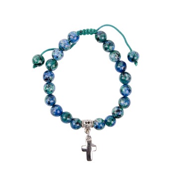 Bracelet sur corde reglable en pierre naturelle ou synthetique Ø 8 mm avec croix metal.