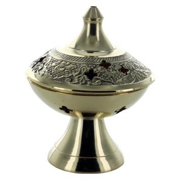 Brûle-encens en laiton ciselé, H 9 cm, Ø 7 cm. Livré en boîte individuelle.
