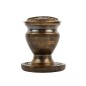 Brûle-encens en laiton patiné avec support bois, H 6 cm, Ø 5 cm. Livré en boîte individuelle.