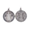 Medaille metal couleur argentee de saint Benoit, plusieurs tailles.