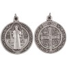 Medaille metal couleur argentee de saint Benoit, plusieurs tailles.