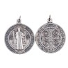 Medaille metal couleur argentee de saint Benoit, plusieurs tailles.