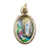 Médaille métal couleur dorée ovale H. 2,5 cm avec résine, plusieurs saints.
