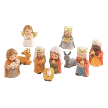 Crèche enfantine en résine de 10 personnages H. 4.9 cm.