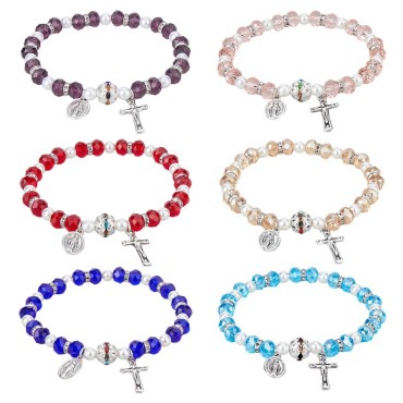 Bracelet sur élastique grains en verre Ø 8 mm avec médaille et croix. LOT DE 6 BRACELETS ASSORTIS.
