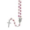 Chapelet en argent 925°/°° avec fermoir (7,30 g) grains facettes Ø 5 mm croix plate. Livre en boite. Plusieurs couleurs..