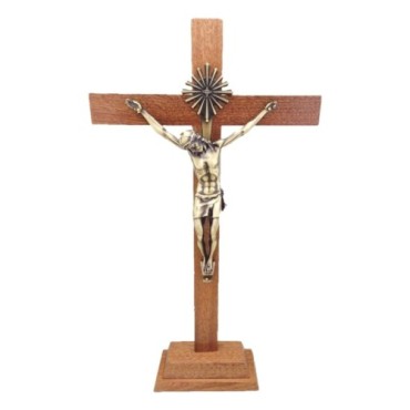 Crucifix bois marron vernis avec Christ métal bronzé sur socle