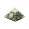 Pyramide Orgonite avec fleur de vie, L. 6 cm. Plusieurs pierres.