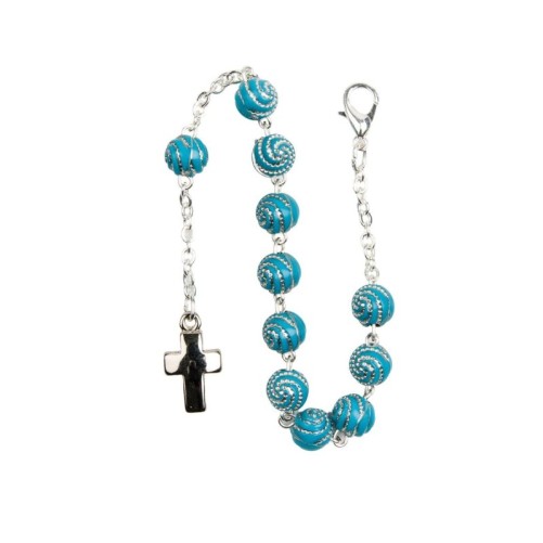 Bracelet dizainier sur chaine couleur argentée grains striés , Ø 8 mm avec croix métal.