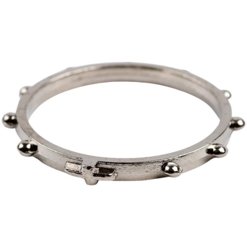 Dizainier bague métal couleur argentée avec petite croix relief..