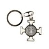 Porte-clés en métal argenté, en forme de croix de Saint Benoît émaillée plusieurs couleurs – Hauteur 4 cm..