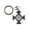 Porte-clés en métal argenté, en forme de croix de Saint Benoît émaillée plusieurs couleurs – Hauteur 4 cm..