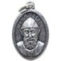 Médaille en métal couleur argentée forme ovale H. 2,2 cm. Plusieurs saints