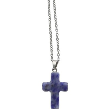Collier avec croix en pierre naturelle H 2.4 cm sur chaine maille forcat en acier inoxydable L. 45 cm ajustable