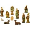 Crèche en résine 11 personnages, H.9 cm. Livrée en boite présentoir.