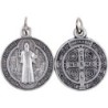 Medaille metal couleur argentee de saint Benoit, plusieurs tailles.