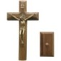 Crucifix de Saint Benoit a poser ou a suspendre en bois avec Christ en dore antique. Existe en plusieurs tailles.