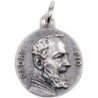 Medaille moulee ou frappee en metal couleur argentee Ø 1.8 cm. Plusieurs saints.