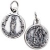Médaille moulée ou frappée en métal couleur argentée Ø 1.5 cm. Plusieurs saints..