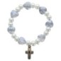 Bracelet sur élastique pour enfant avec grains en verre en forme de cœur et perles nacrées Ø 9 mm. LOT DE 5 ASSORTIS.