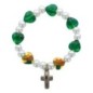 Bracelet sur élastique pour enfant avec grains en verre en forme de cœur et perles nacrées Ø 9 mm. LOT DE 5 ASSORTIS.