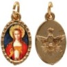 Médaille métal de couleur dorée ovale avec rebord effet dentelle H.1.5 cm avec résine. Disponible avec différents Saints.