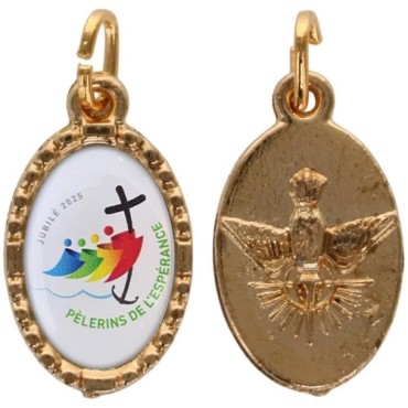 Médaille métal de couleur dorée ovale avec rebord effet dentelle H.1.5 cm avec résine. Disponible avec différents Saints.