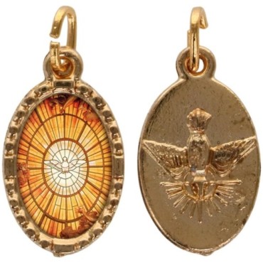 Médaille métal de couleur dorée ovale avec rebord effet dentelle H.1.5 cm avec résine. Disponible avec différents Saints.