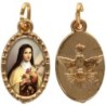 Médaille métal de couleur dorée ovale avec rebord effet dentelle H.1.5 cm avec résine. Disponible avec différents Saints.