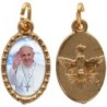 Médaille métal de couleur dorée ovale avec rebord effet dentelle H.1.5 cm avec résine. Disponible avec différents Saints.