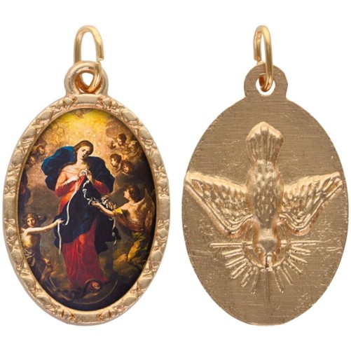 Médaille métal de couleur dorée ovale avec rebord effet dentelle H.2.5 cm avec résine. Disponible avec différents saints.