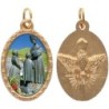 Médaille métal de couleur dorée ovale avec rebord effet dentelle H.2.5 cm avec résine. Disponible avec différents saints.