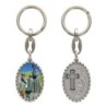 Porte-clés en aluminium de couleur argenté hauteur 3,8 cm, avec résine. Disponible avec plusieurs saints au choix.